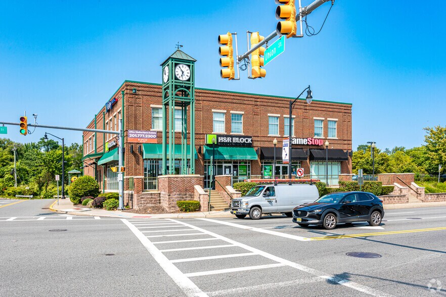 147 Main St, Lodi, NJ à louer - Photo de l’immeuble – Image 2 sur 4