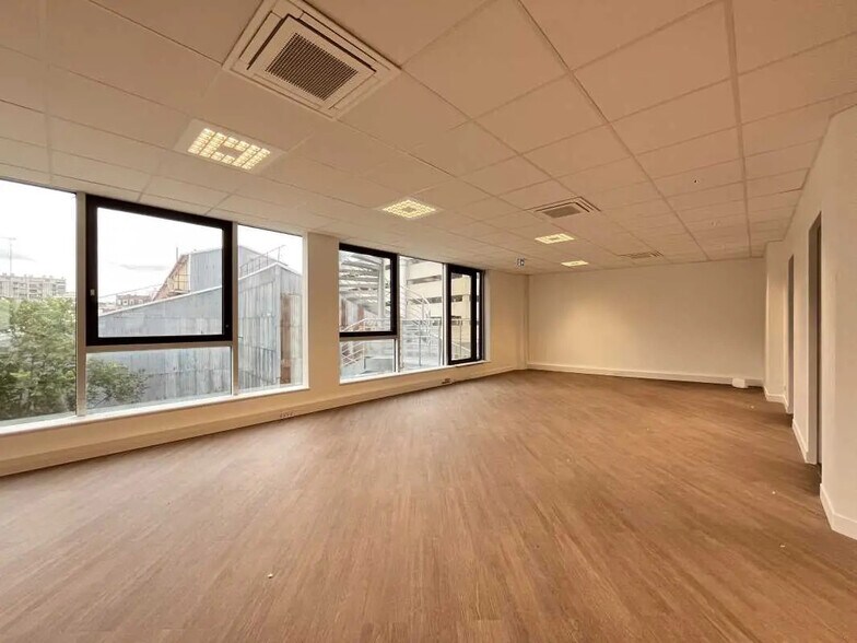 Bureau dans Boulogne-Billancourt à louer - Photo de l’immeuble – Image 2 sur 10