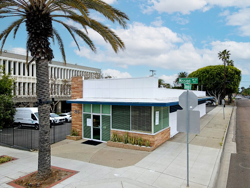 818 Mission Ave, Oceanside, CA à vendre Photo de l’immeuble– Image 1 sur 9