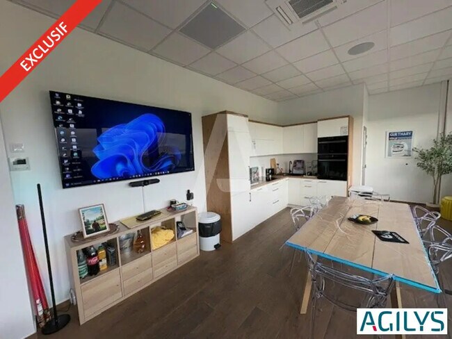 Plus de détails pour Local d'activités à louer