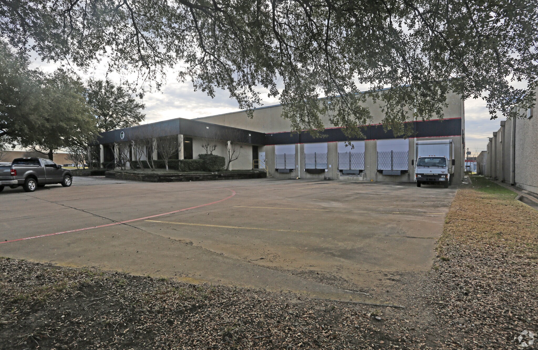 3410 Century Cir, Irving, TX à louer Photo de l’immeuble– Image 1 sur 7
