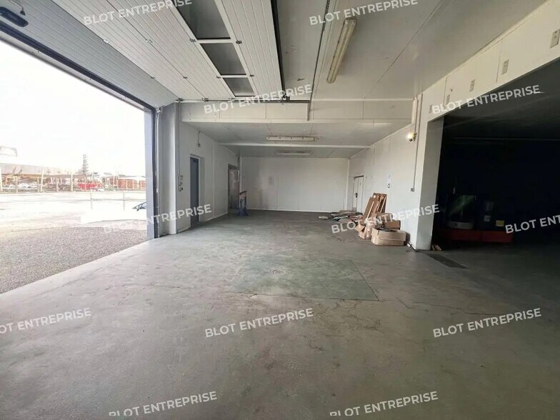 Bureau dans Servon-sur-Vilaine à louer - Photo de l’immeuble – Image 2 sur 6