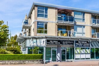 15777 Marine Dr, White Rock, BC à louer Photo de l’immeuble– Image 2 sur 33
