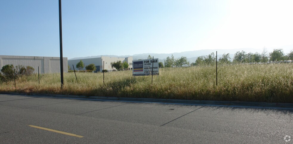 760 Jarvis dr, Morgan Hill, CA à louer - Photo de l’immeuble – Image 2 sur 3