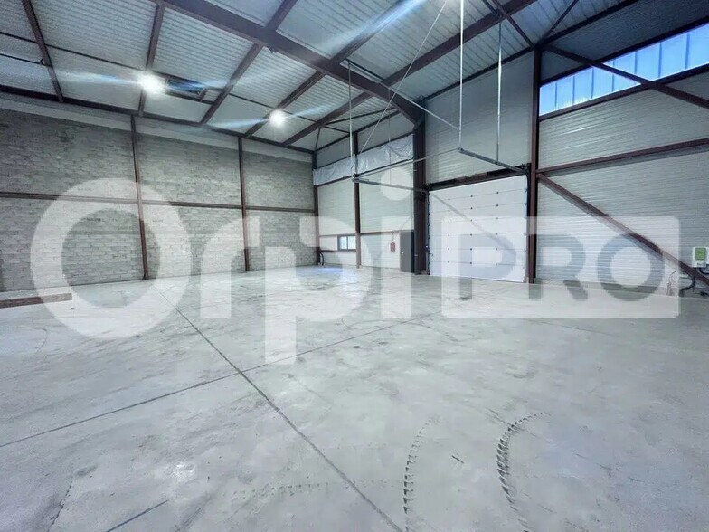 Industriel/Logistique dans ÉTRÉCHY à louer - Photo de l’immeuble – Image 1 sur 4
