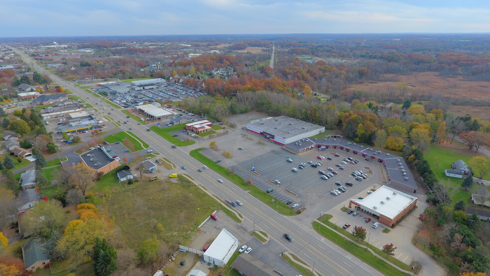 2518-2620 E Grand River Ave, Howell, MI à louer - Photo de l’immeuble – Image 1 sur 6