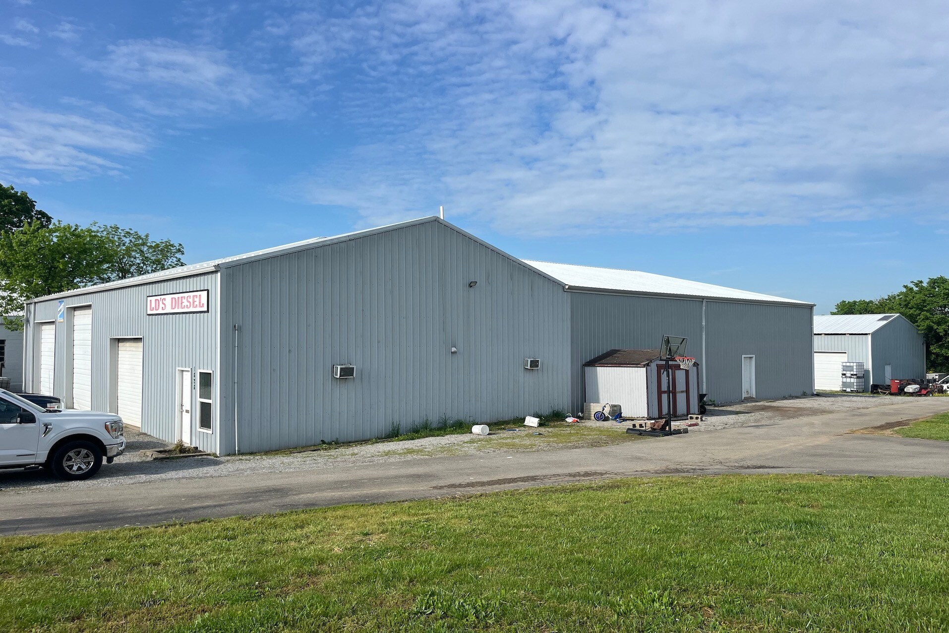1828 Louisville Rd, Harrodsburg, KY à louer Photo principale– Image 1 sur 10
