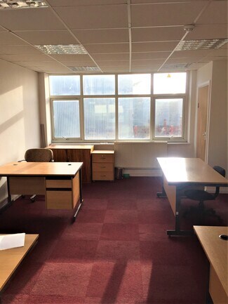 Plus de détails pour Amberley Way, Hounslow - Bureau à louer