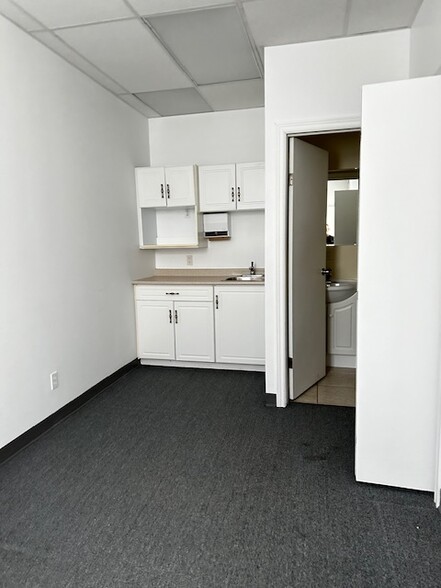 596 Mcnaughton Av W, Chatham, ON à vendre - Photo de l’immeuble – Image 3 sur 8