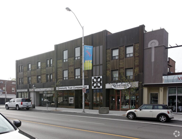2271-2273 Bloor St W, Toronto, ON à louer - Photo de l’immeuble – Image 2 sur 6