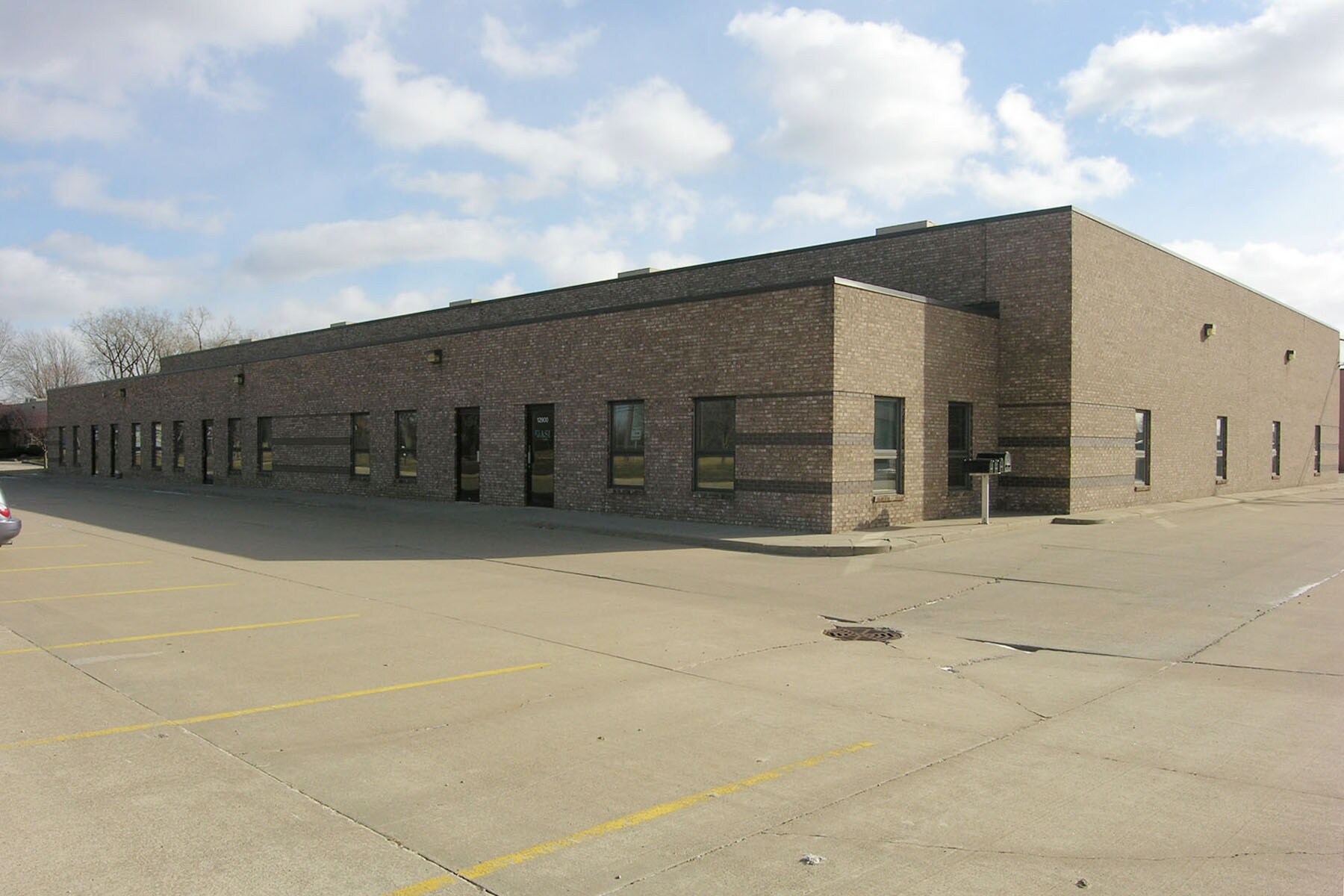 12900-12934 E Ten Mile Rd, Warren, MI à louer Photo principale– Image 1 sur 4