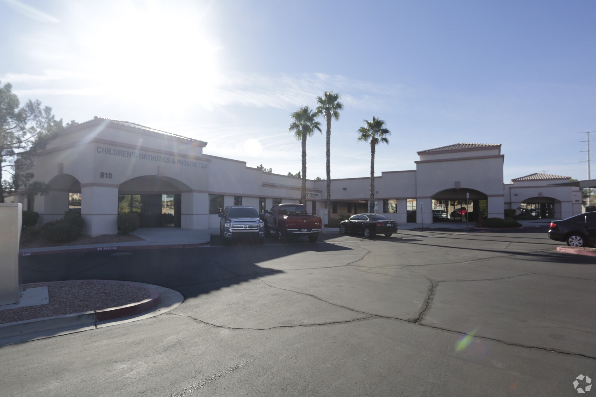 810-850 S Durango Dr, Las Vegas, NV à louer Photo principale– Image 1 sur 20