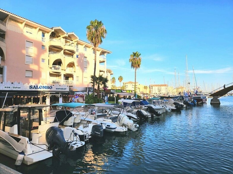 Local commercial dans Frejus à vendre - Photo de l’immeuble – Image 1 sur 9
