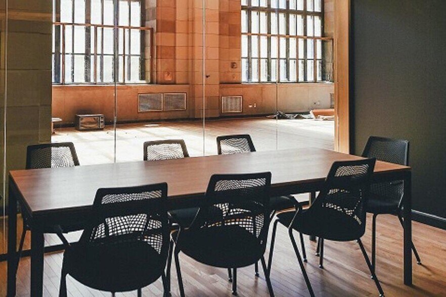 Bureau dans Roubaix à louer - Photo de l’immeuble – Image 1 sur 1