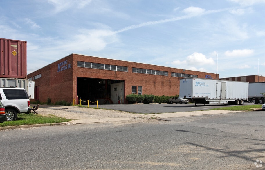 4900 Frolich Ln, Hyattsville, MD à louer - Photo principale – Image 1 sur 15