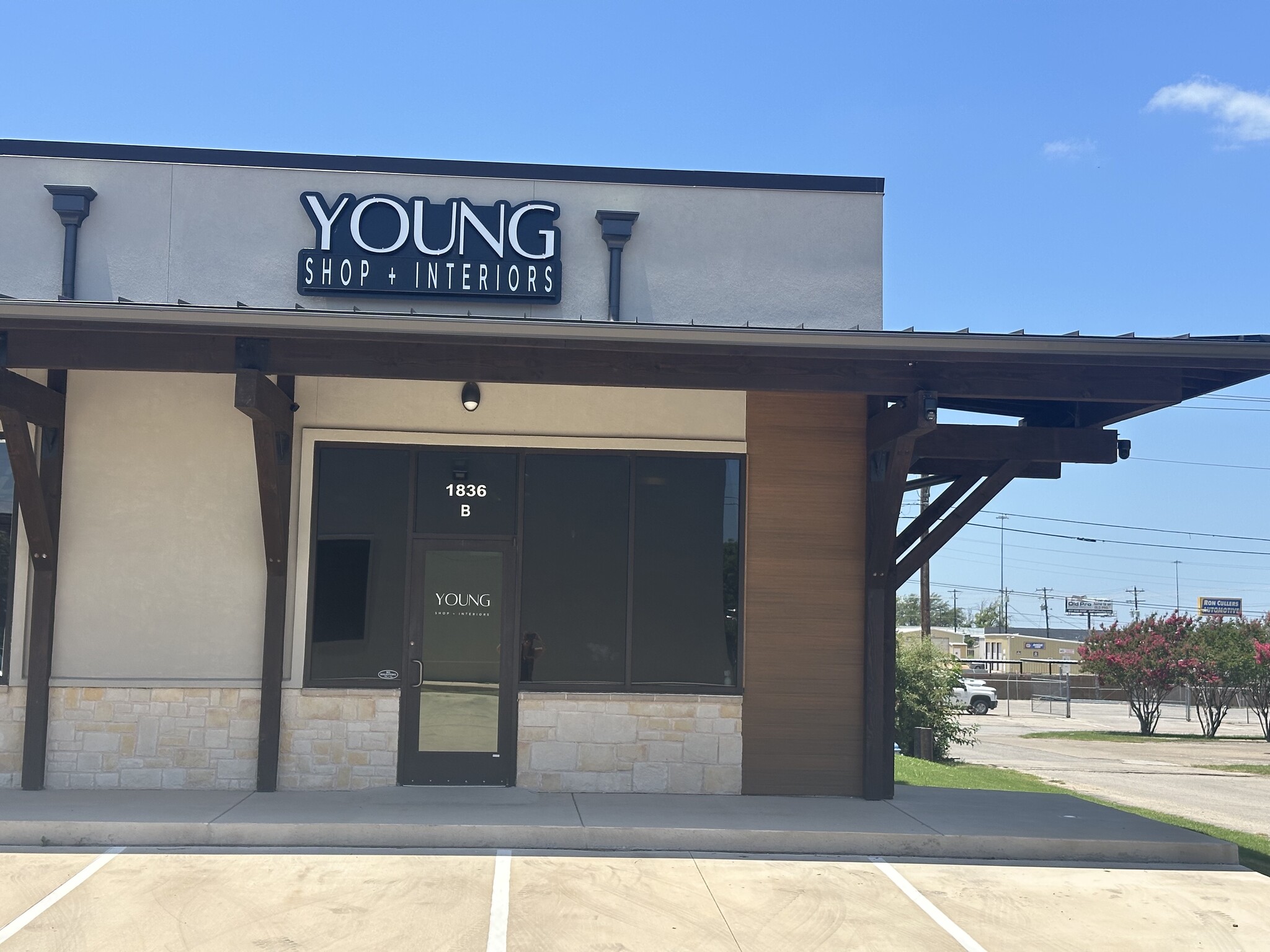 1836 N Plaza Dr, Granbury, TX à louer Photo de l’immeuble– Image 1 sur 2