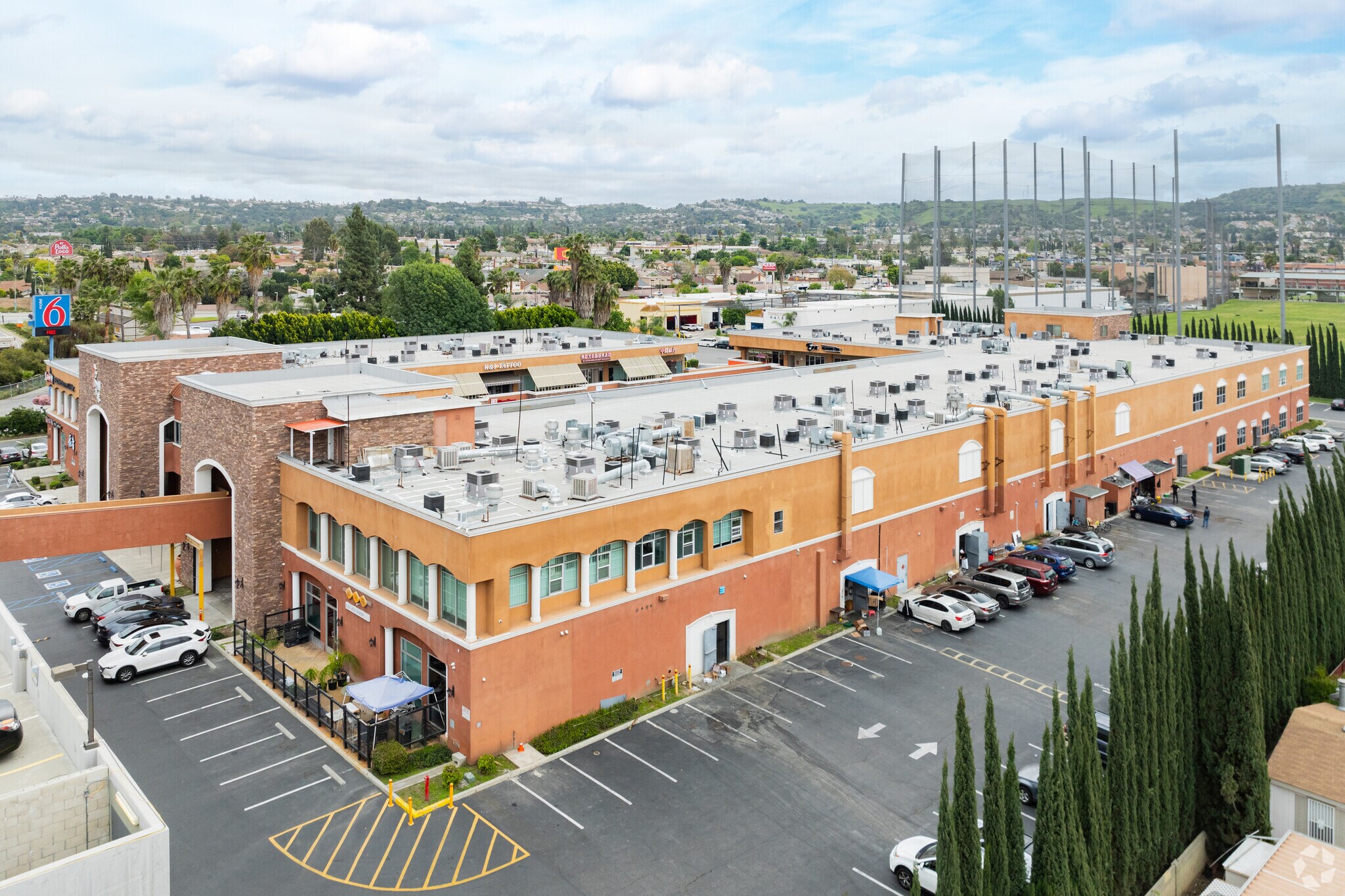 18888 Labin Ct, Rowland Heights, CA à louer Photo de l’immeuble– Image 1 sur 23