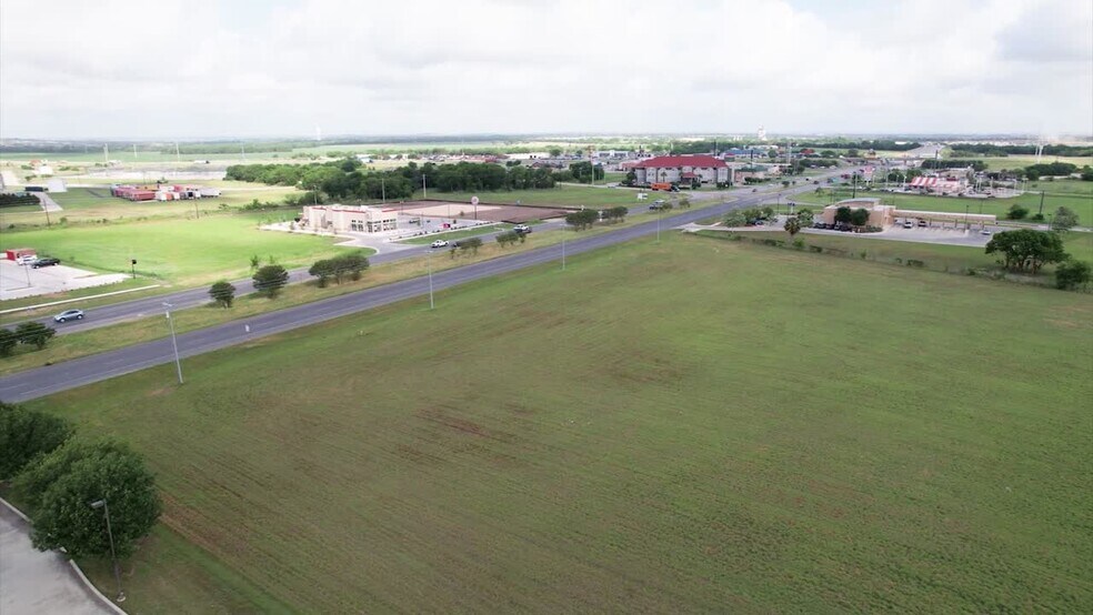 Hwy 46 & Kingsbury, Seguin, TX à vendre - Vidéo sur l’annonce professionnelle – Image 2 sur 7