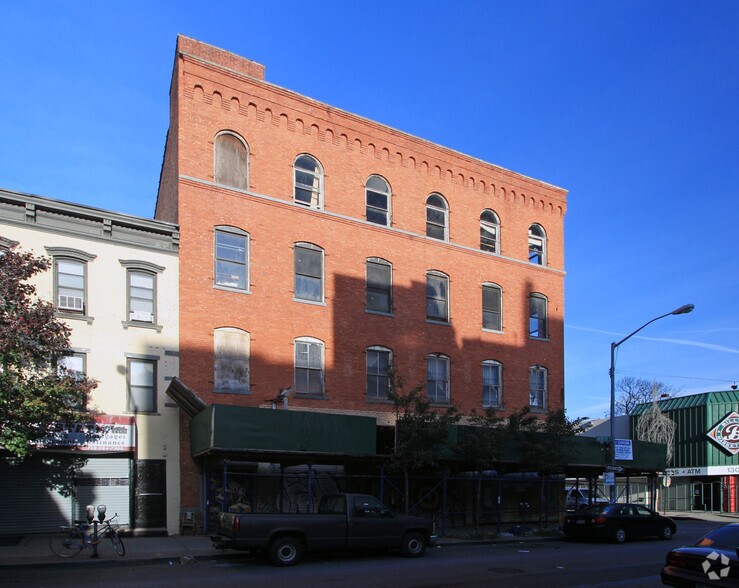132 Havemeyer St, Brooklyn, NY à louer - Photo de l’immeuble – Image 3 sur 16