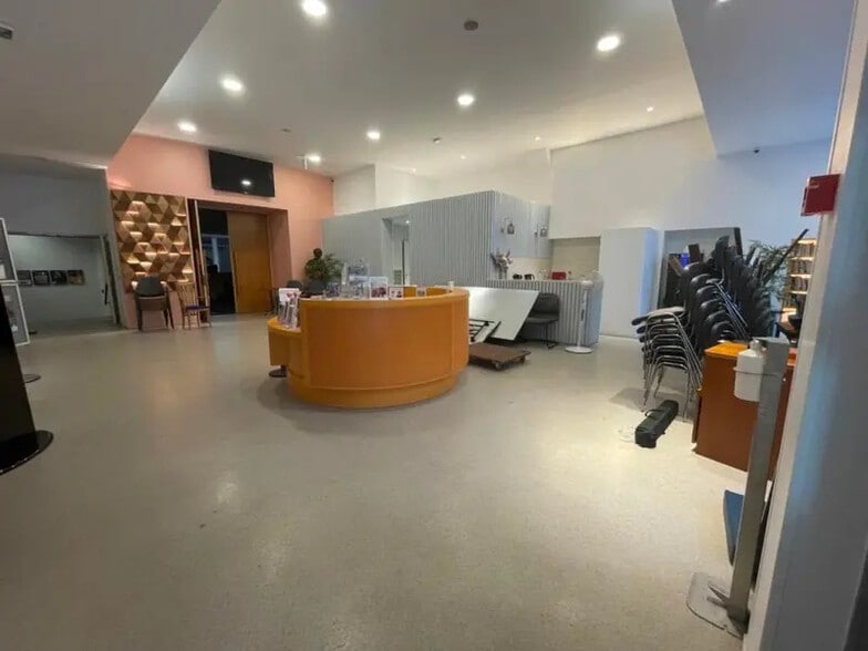 119 Rue La Fayette, Paris à vendre - Photo de l’immeuble – Image 2 sur 28