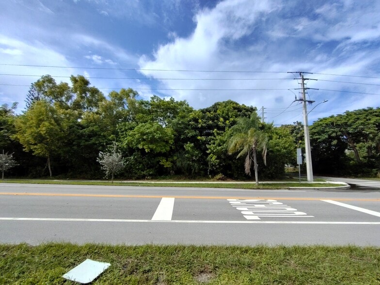 5470 SE Ebbtide Ave, Stuart, FL à vendre - Autre – Image 1 sur 36