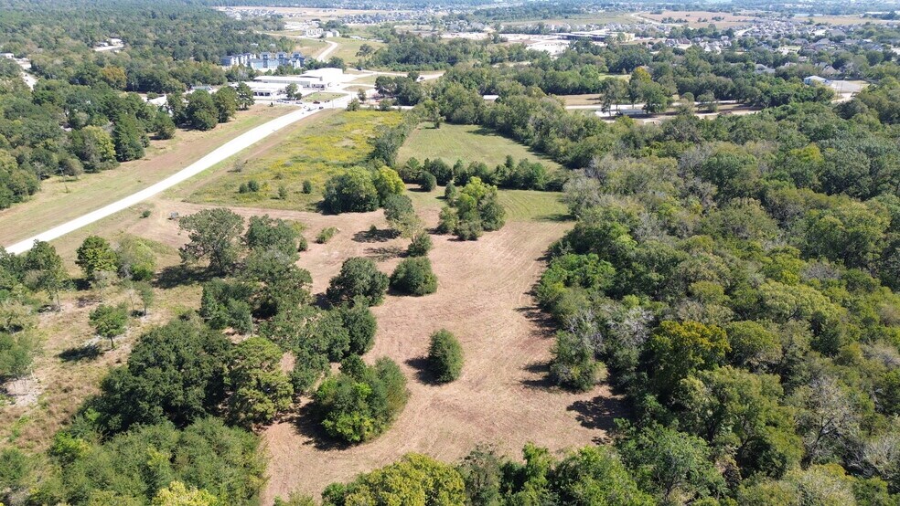 24082 Lone Star Parkway, Montgomery, TX à vendre - Photo de l’immeuble – Image 2 sur 9