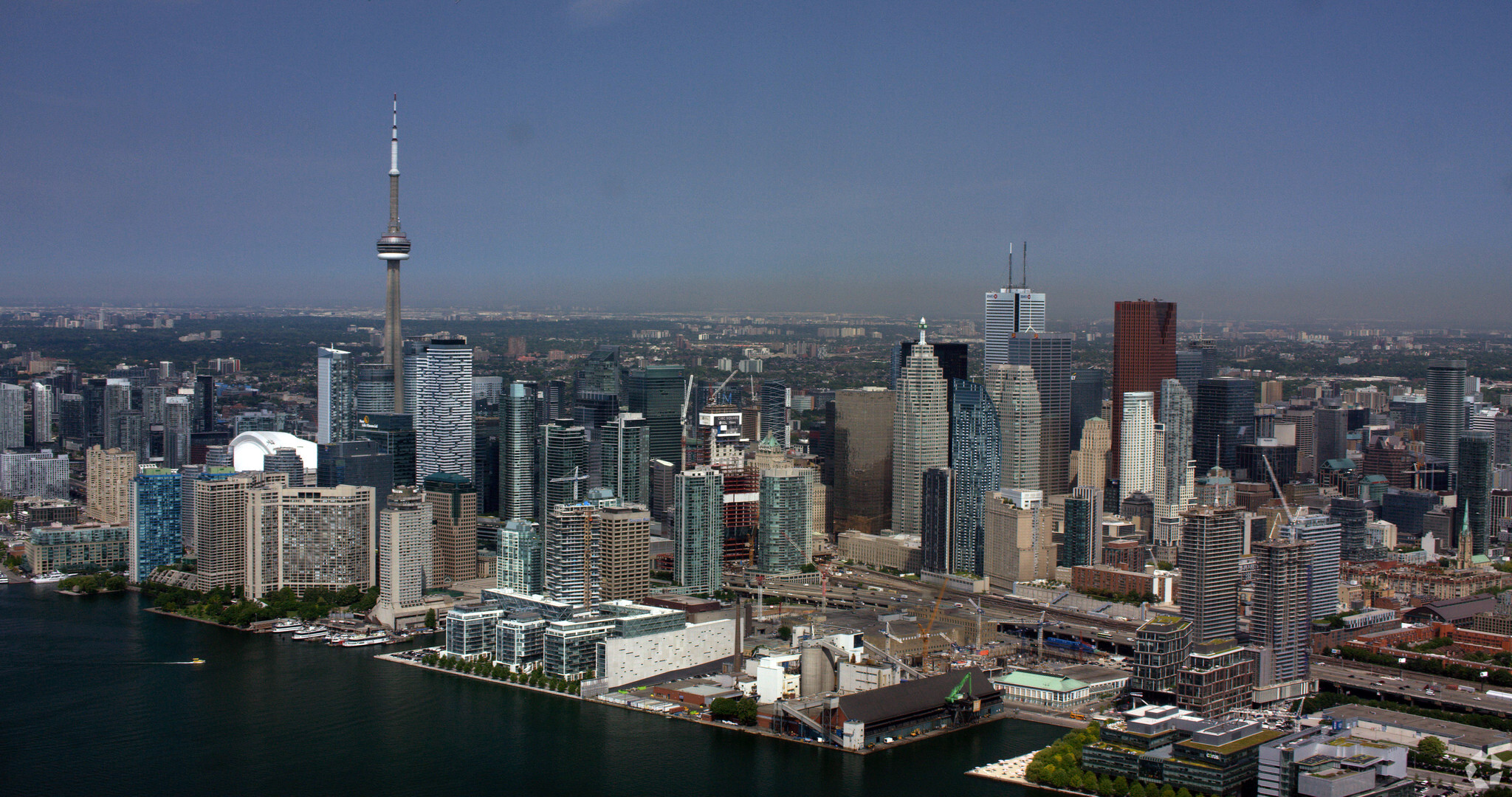 100 University Ave, Toronto, ON à louer Photo de l’immeuble– Image 1 sur 2