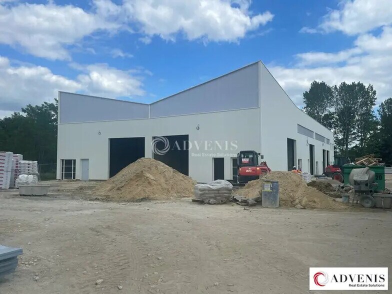 Local d'activités dans Carbon-Blanc à vendre - Photo de la construction – Image 2 sur 10
