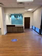 515-521 N 25 Mile Ave, Hereford, TX à louer Hall d’entrée– Image 2 sur 10