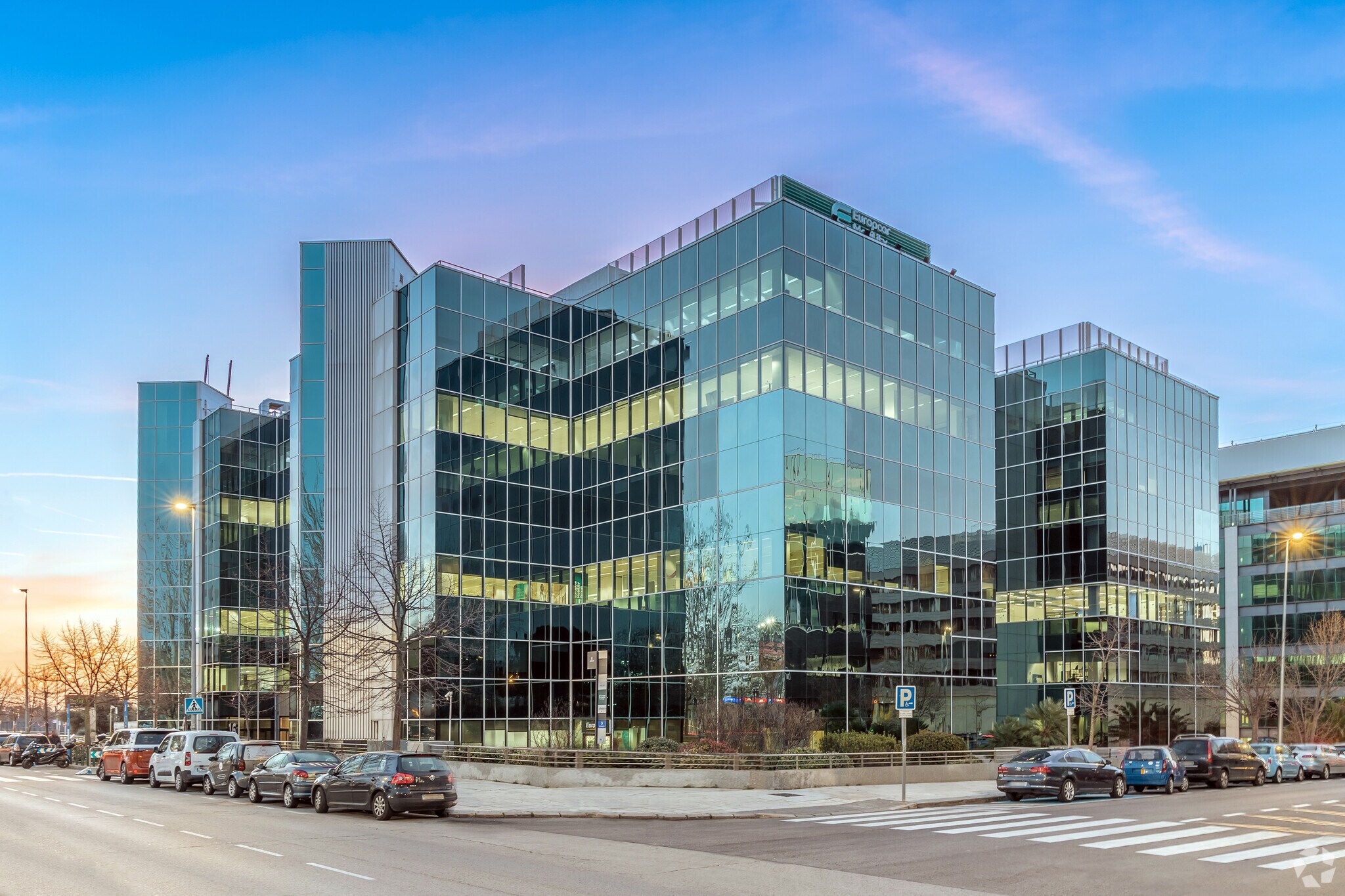 Avenida del Partenón, 16-18, Madrid, Madrid à louer Photo principale– Image 1 sur 25