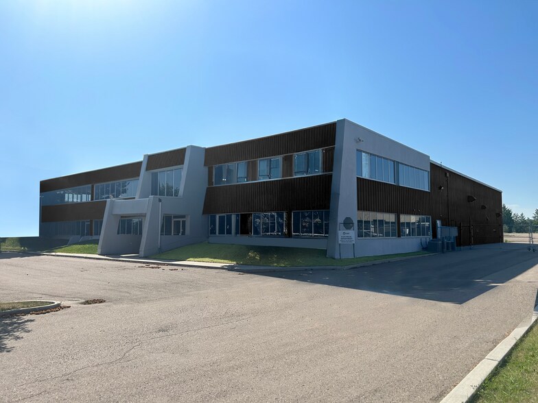 4747 78A St Close, Red Deer, AB à louer - Photo de l’immeuble – Image 1 sur 13