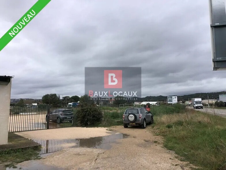 Terrain dans La Fare-les-Oliviers à louer - Photo de l’immeuble – Image 1 sur 3