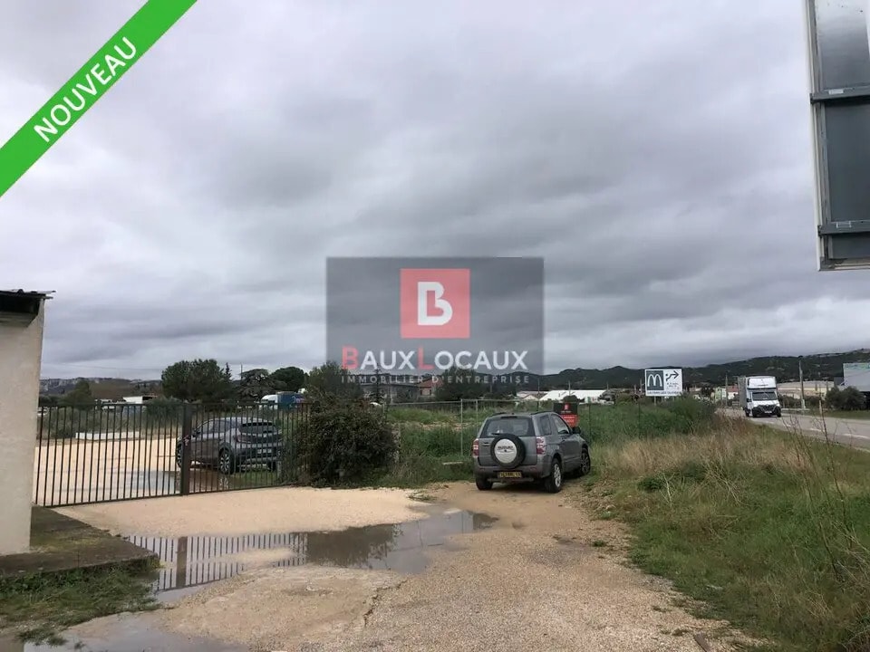 Terrain dans La Fare-les-Oliviers à louer Photo de l’immeuble– Image 1 sur 4