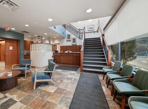 5233 49 Ave, Red Deer, AB à vendre Photo intérieure– Image 1 sur 4