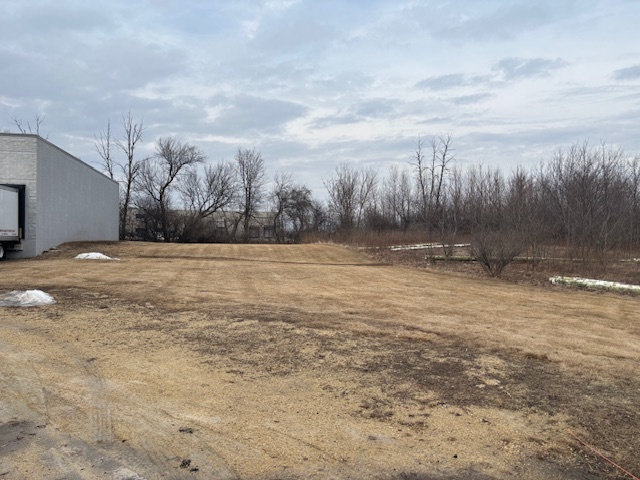 600 N Dekora Woods Blvd, Saukville, WI à vendre - Photo de l’immeuble – Image 3 sur 3