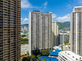 Plus de détails pour 400 Hobron Ln, Honolulu, HI - Logement à vendre