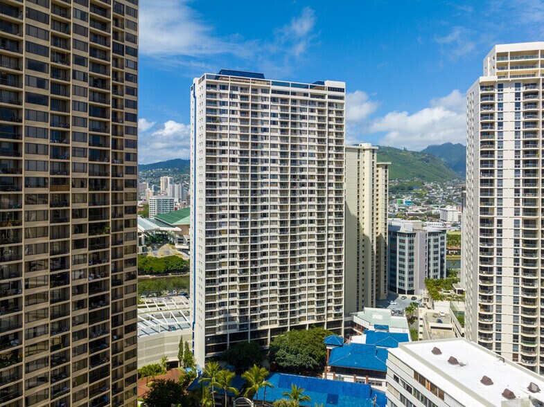 400 Hobron Ln, Honolulu, HI à vendre - Photo principale – Image 1 sur 17