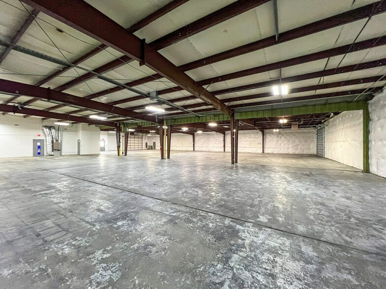 4701 Commercial Dr NW, Huntsville, AL à louer - Photo intérieure – Image 2 sur 6