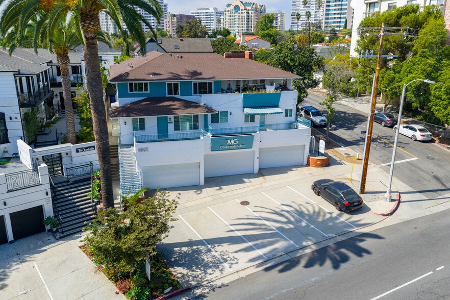 1301 S Beverly Glen Blvd, Los Angeles, CA à vendre - Photo de l’immeuble – Image 2 sur 15
