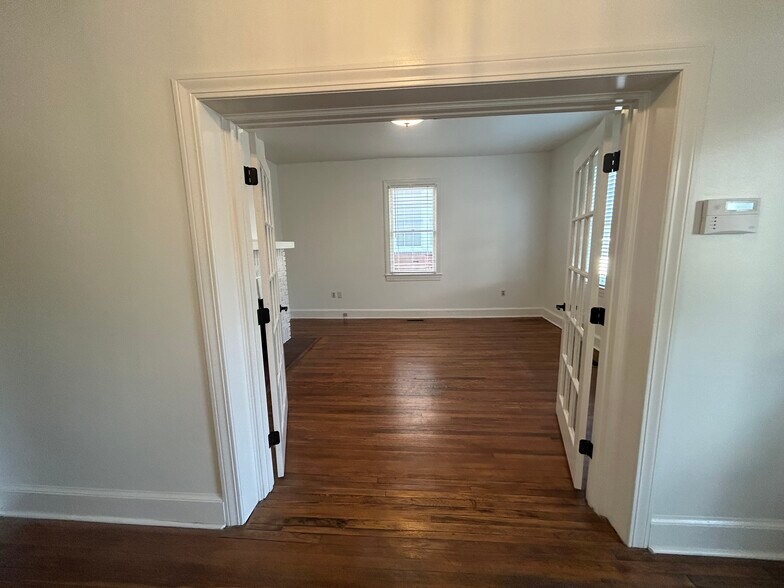 2322 Devine St, Columbia, SC à louer - Photo de l’immeuble – Image 3 sur 17