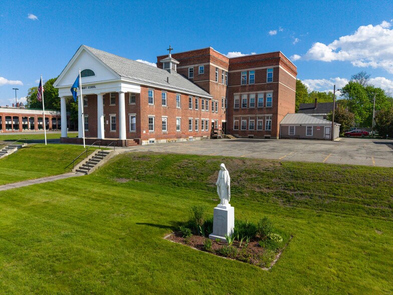 16 Central st, Claremont, NH à vendre - Photo de l’immeuble – Image 2 sur 52