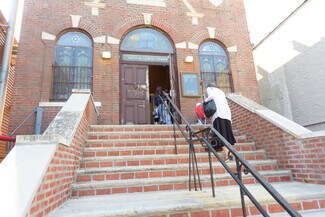 Plus de détails pour 6664 Grand Ave, Maspeth, NY - Local d'activités à louer