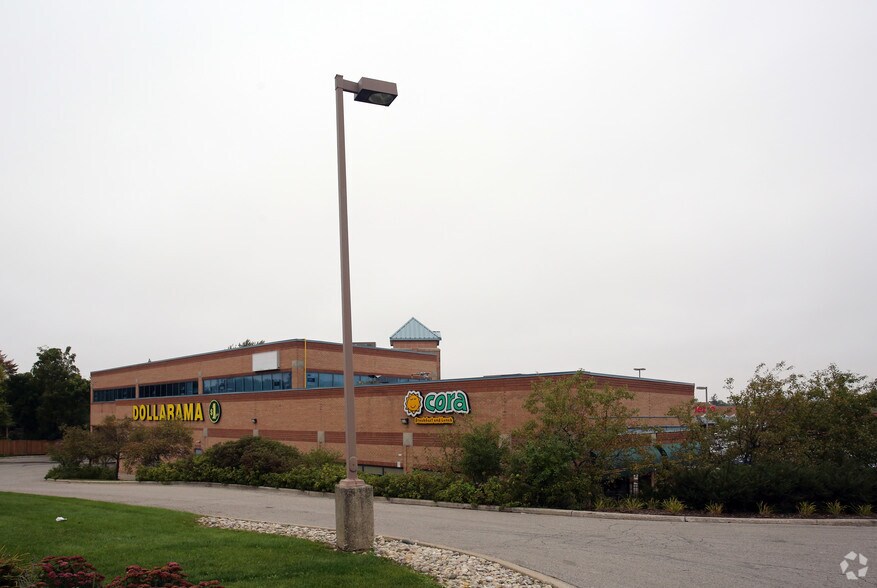 359 Wellington Rd S, London, ON à louer - Photo de l’immeuble – Image 3 sur 9