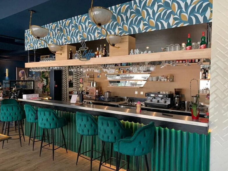 Local commercial dans Fosses à vendre - Photo intérieure – Image 2 sur 3