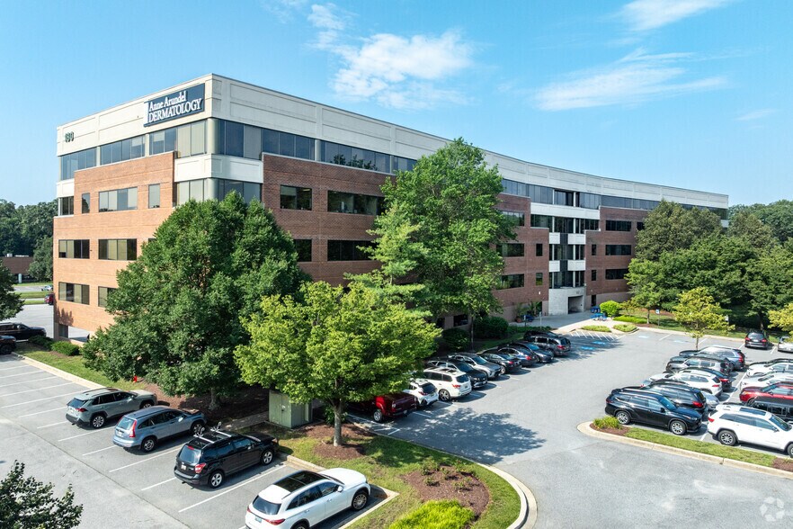 180 Admiral Cochrane Dr, Annapolis, MD à louer - Photo de l’immeuble – Image 2 sur 5