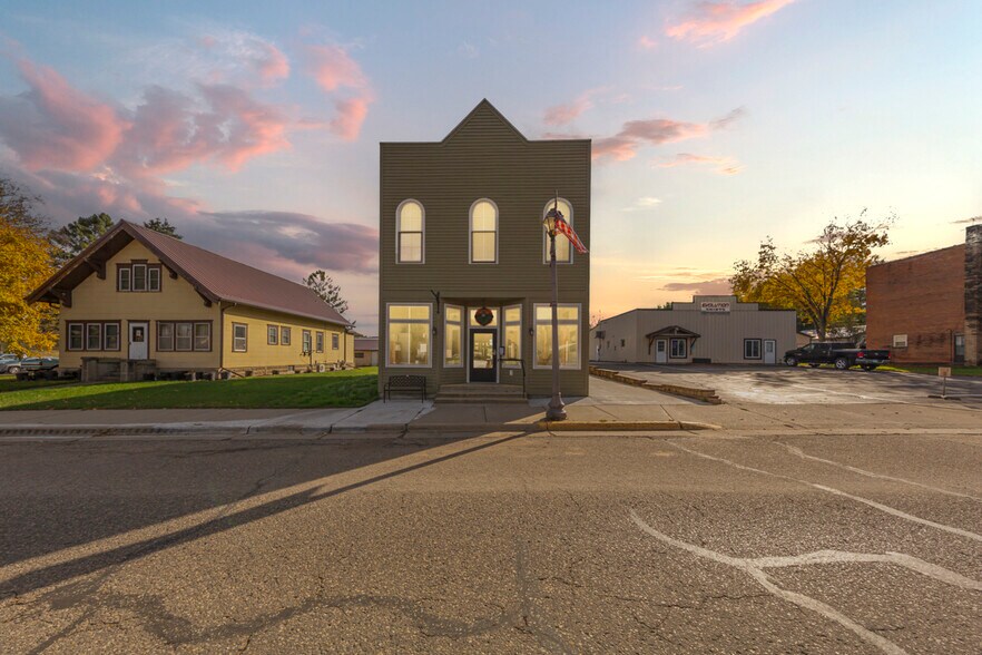 305 Main St, Henderson, MN à vendre - Photo de l’immeuble – Image 2 sur 36