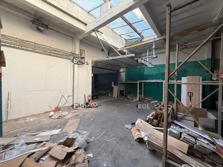 Local d'activités dans Champigny-sur-Marne à vendre - Photo de l’immeuble – Image 3 sur 8