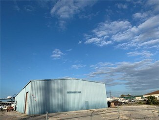 Plus de détails pour 1212 Market Cir, Port Charlotte, FL - Industriel/Logistique à louer