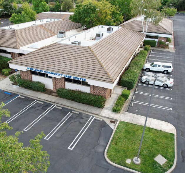 1130 Conroy Ln, Roseville, CA à louer - Photo de l’immeuble – Image 2 sur 15