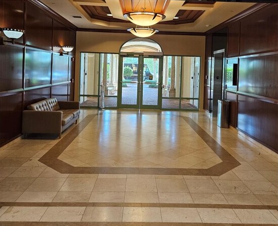7593 W Boynton Beach Blvd, Boynton Beach, FL à louer - Hall d’entrée – Image 3 sur 7